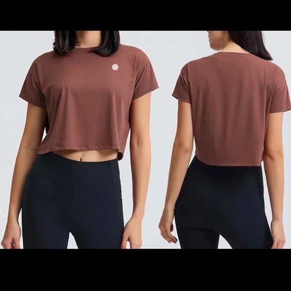 Crop Tops with a scoop neckline Buttery-soft Size M - Picture 2 of 3